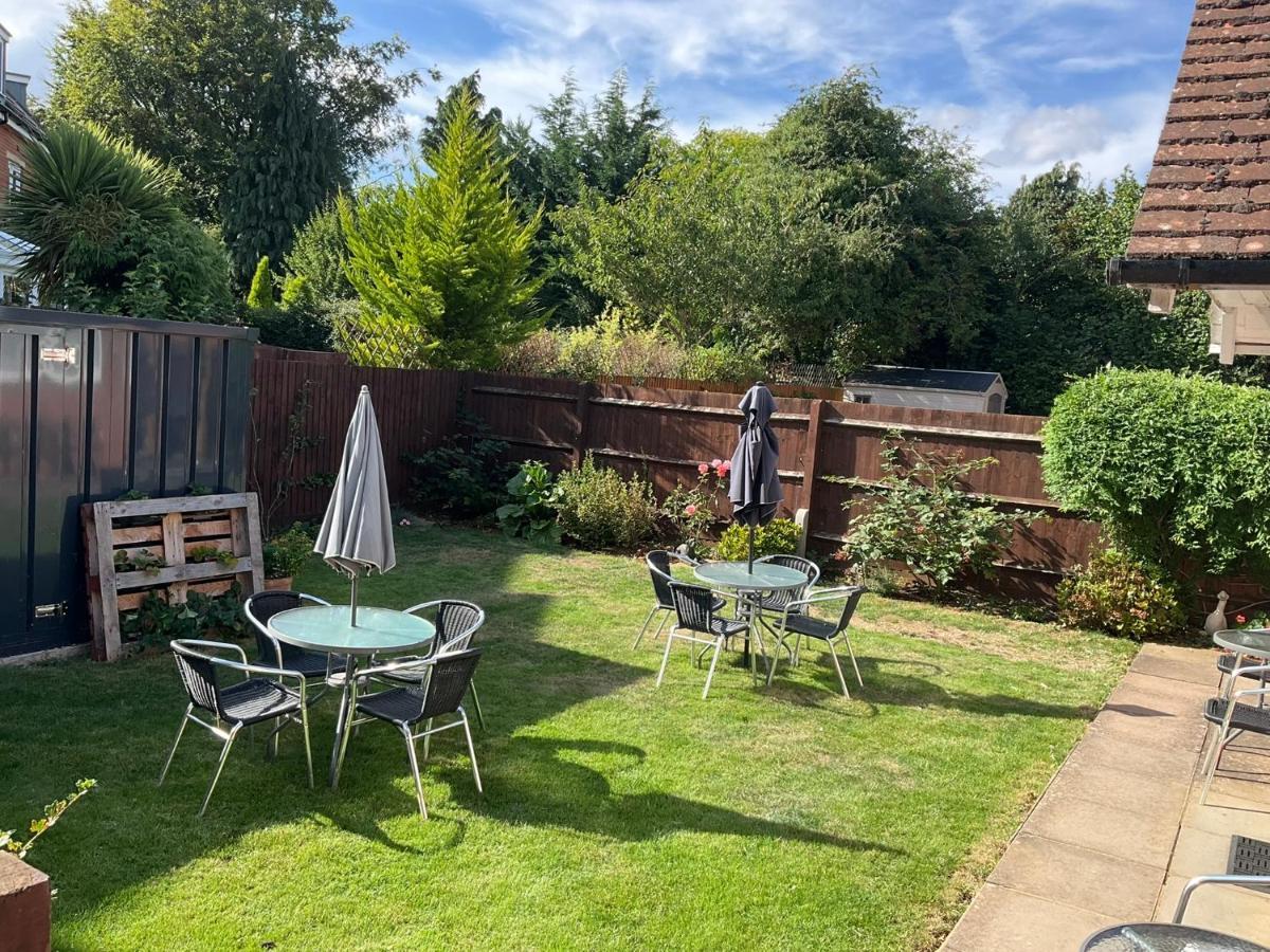 Fairlawns Guest House Banbury Exterior photo